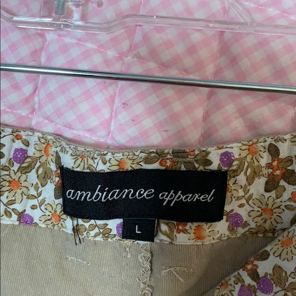 Shorts - Picture 3 of 3